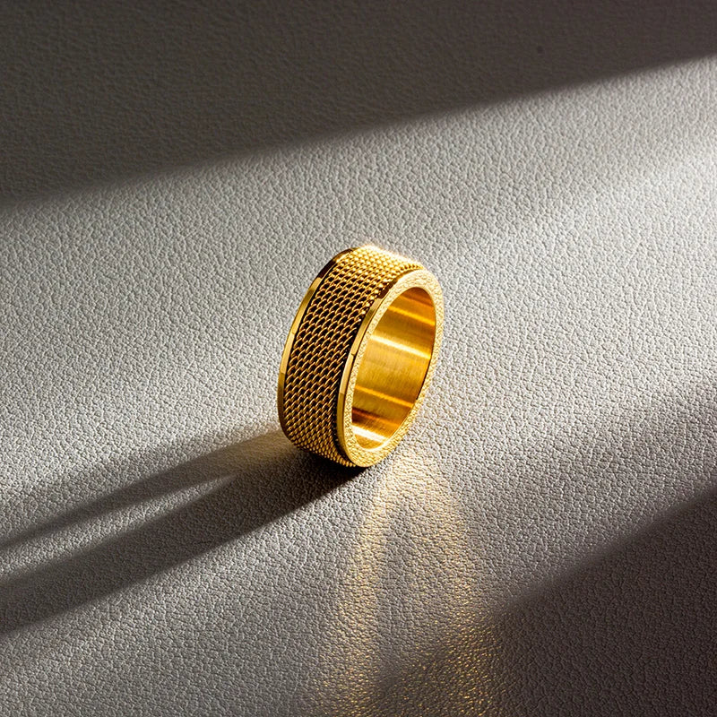 LUCIAN ROTATING RING