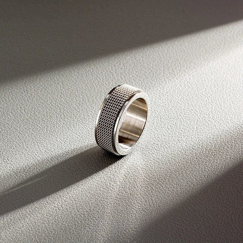 LUCIAN ROTATING RING