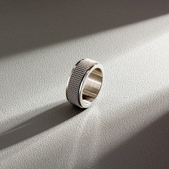 LUCIAN ROTATING RING